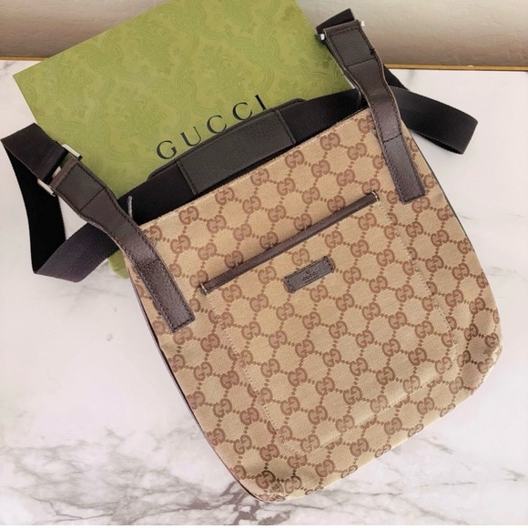 Gucci GG Canvas Leather Messenger Shoulder Bag
Crossbody Bag 122793 - Picture 3 of 17